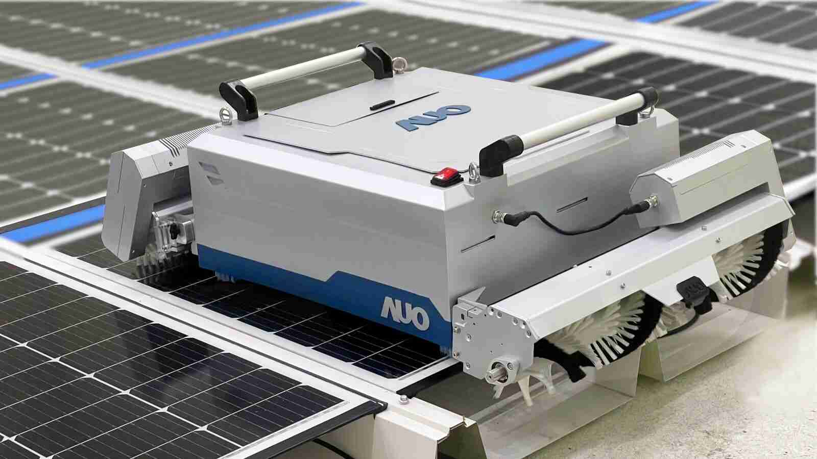 传奇国际致力EPC场域技术升级，，导入清洁机器人搭配传感器与AI数据分析，，大幅减少维运成本